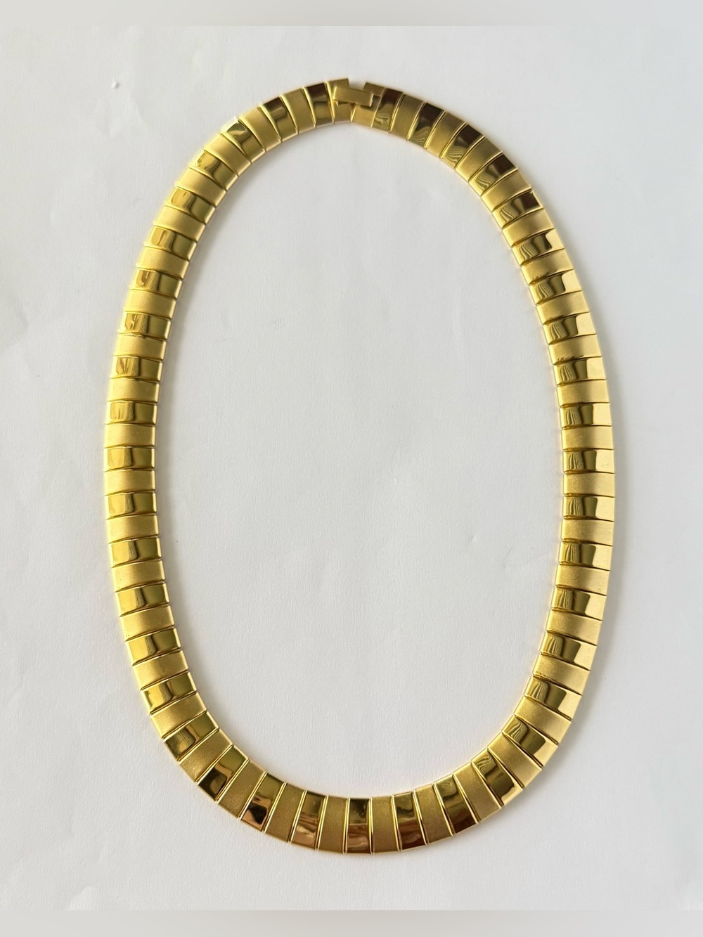 Vintage 80s Gold Tone Flat Panel Brushed Polished Collar Cleopatra Choker